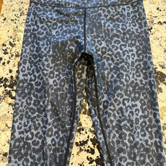 Zyia light luxe leggings with scrunch butt size 8-10 - Picture 4 of 6